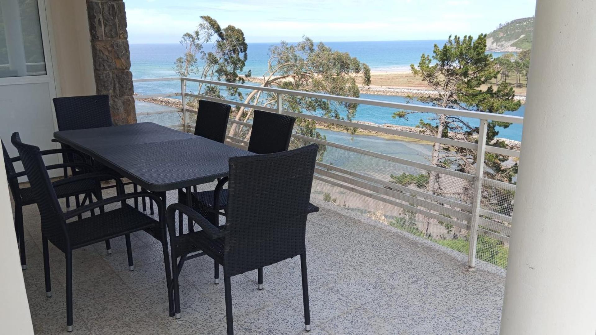 וילאביצ'יוסה La Villa De Maria I Playa Beach El Puntal Asturias מראה חיצוני תמונה