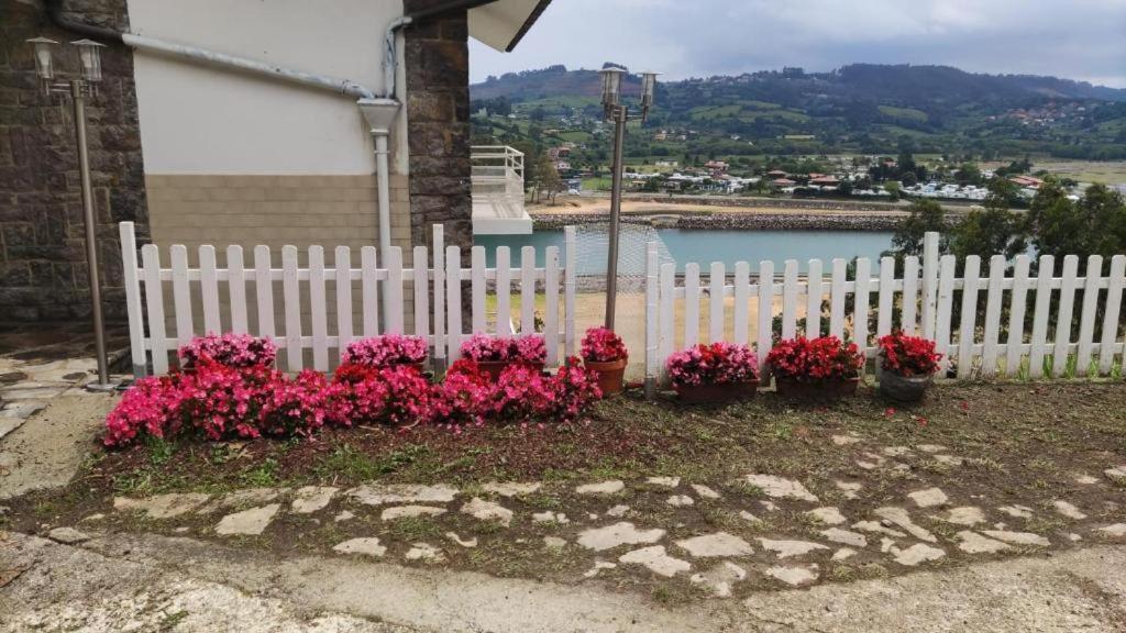 וילאביצ'יוסה La Villa De Maria I Playa Beach El Puntal Asturias מראה חיצוני תמונה