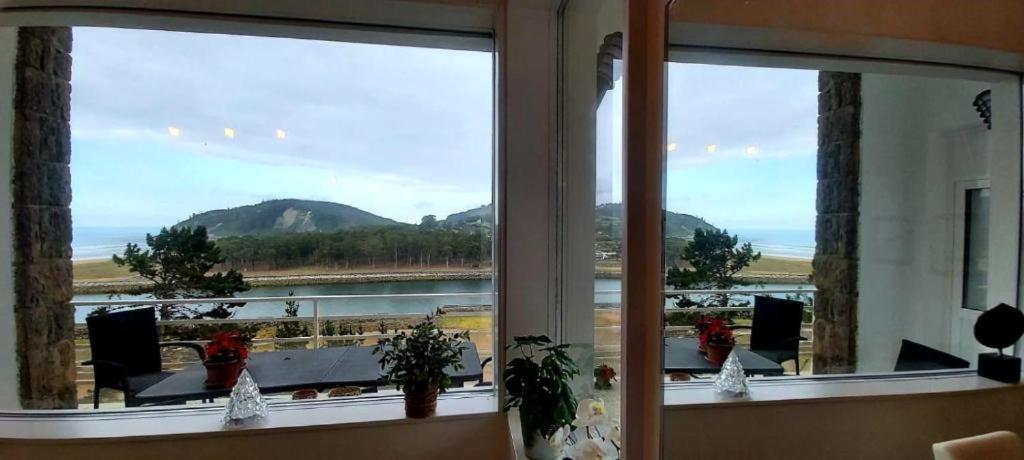 וילאביצ'יוסה La Villa De Maria I Playa Beach El Puntal Asturias מראה חיצוני תמונה